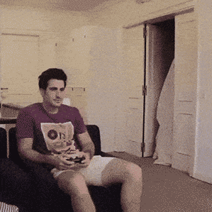 траволта - привидение.gif