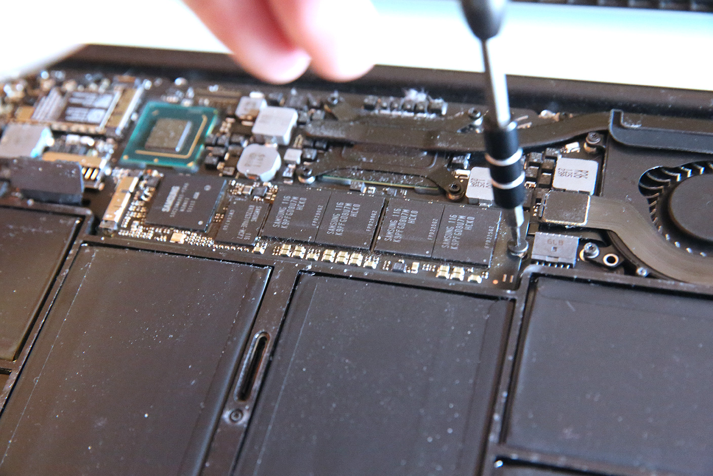 macbookairssd-3.jpg