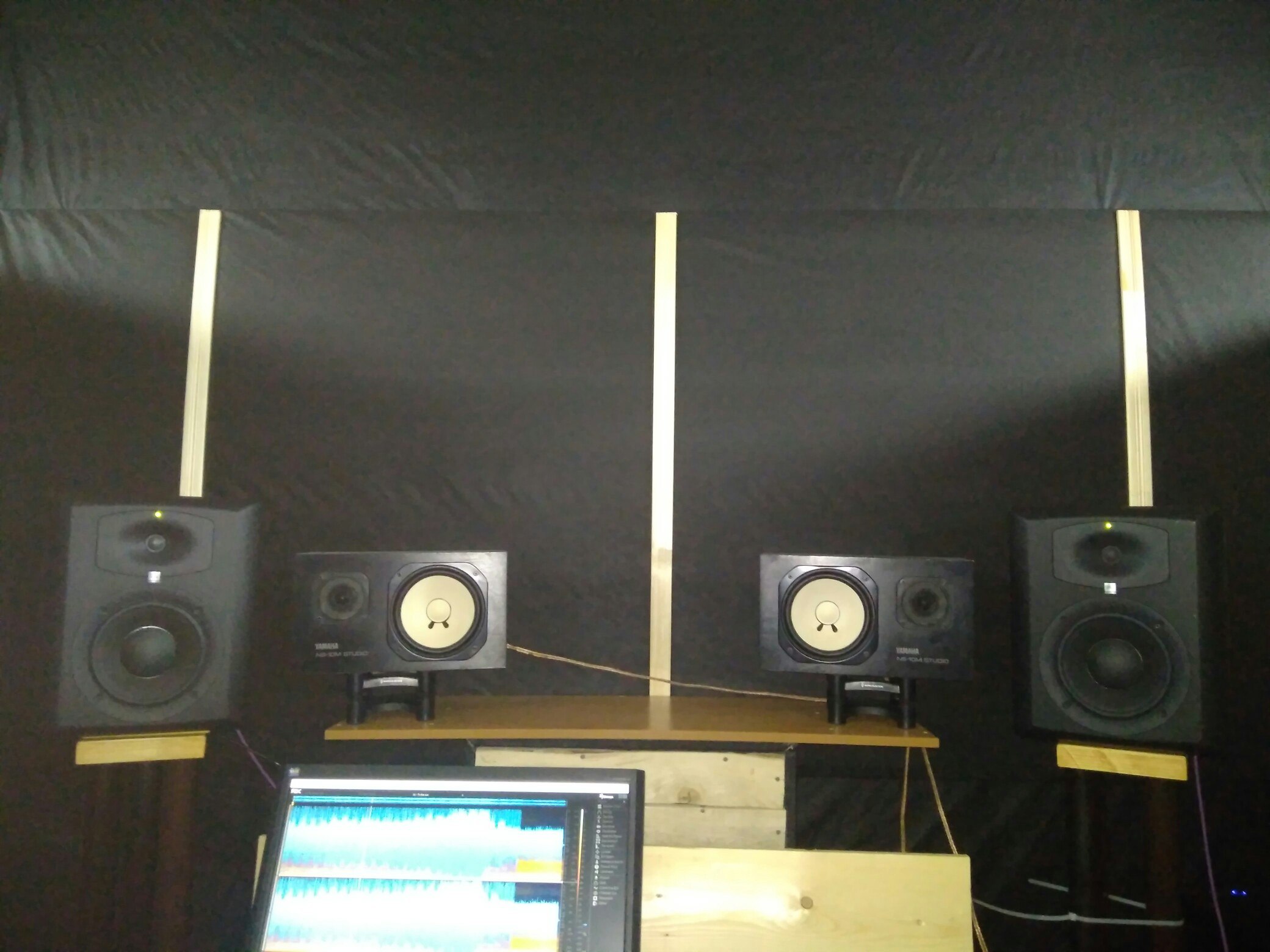 JBL.LSR6328P.jpg