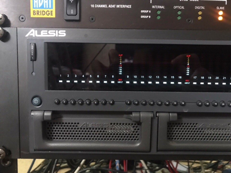 alesis 1.jpg