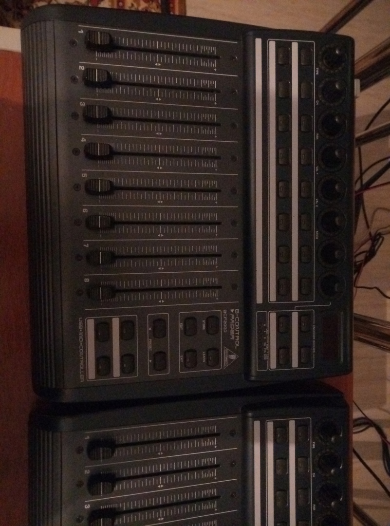behringer 2000 3.jpg