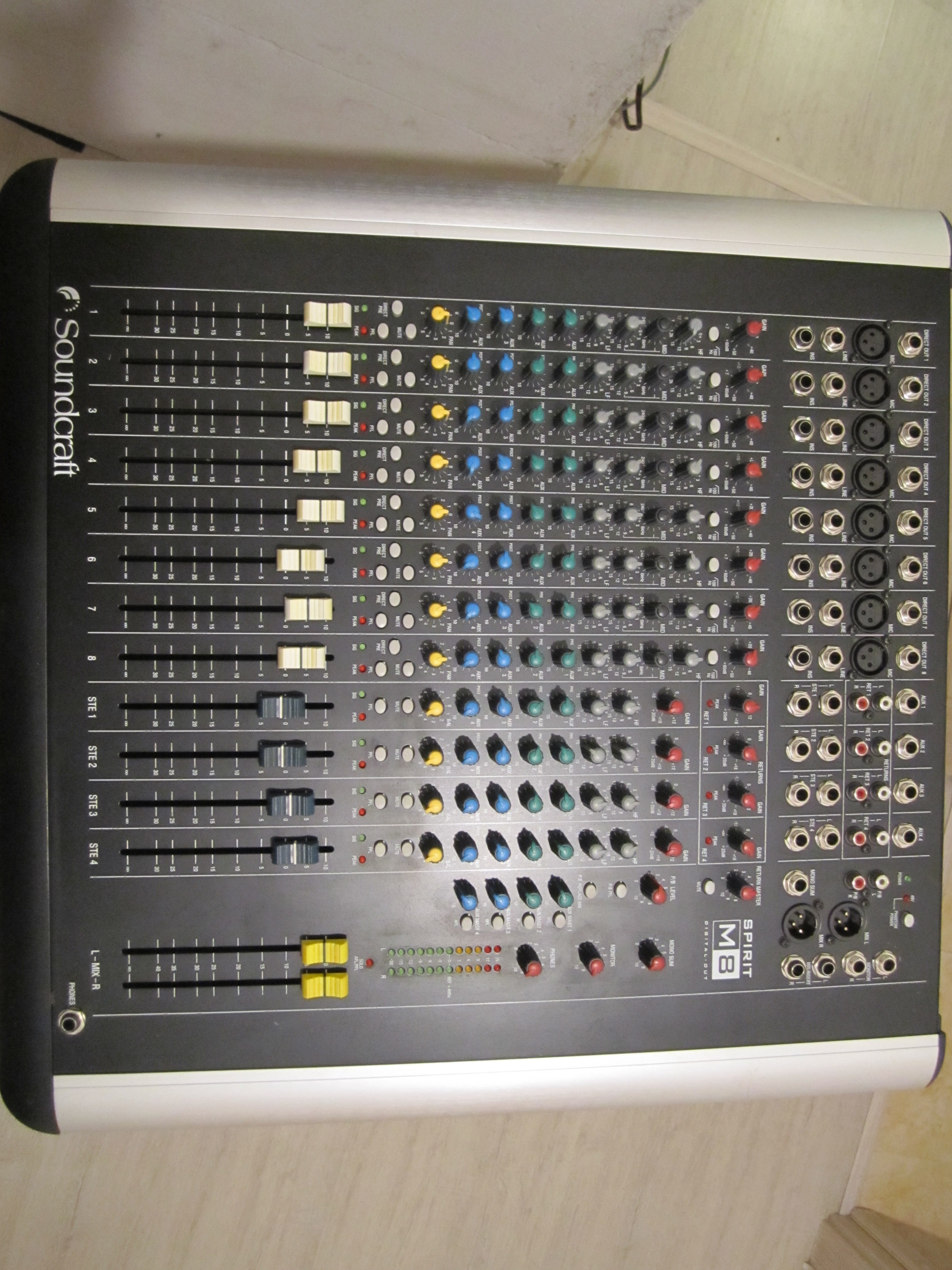 soundcraft 1.JPG