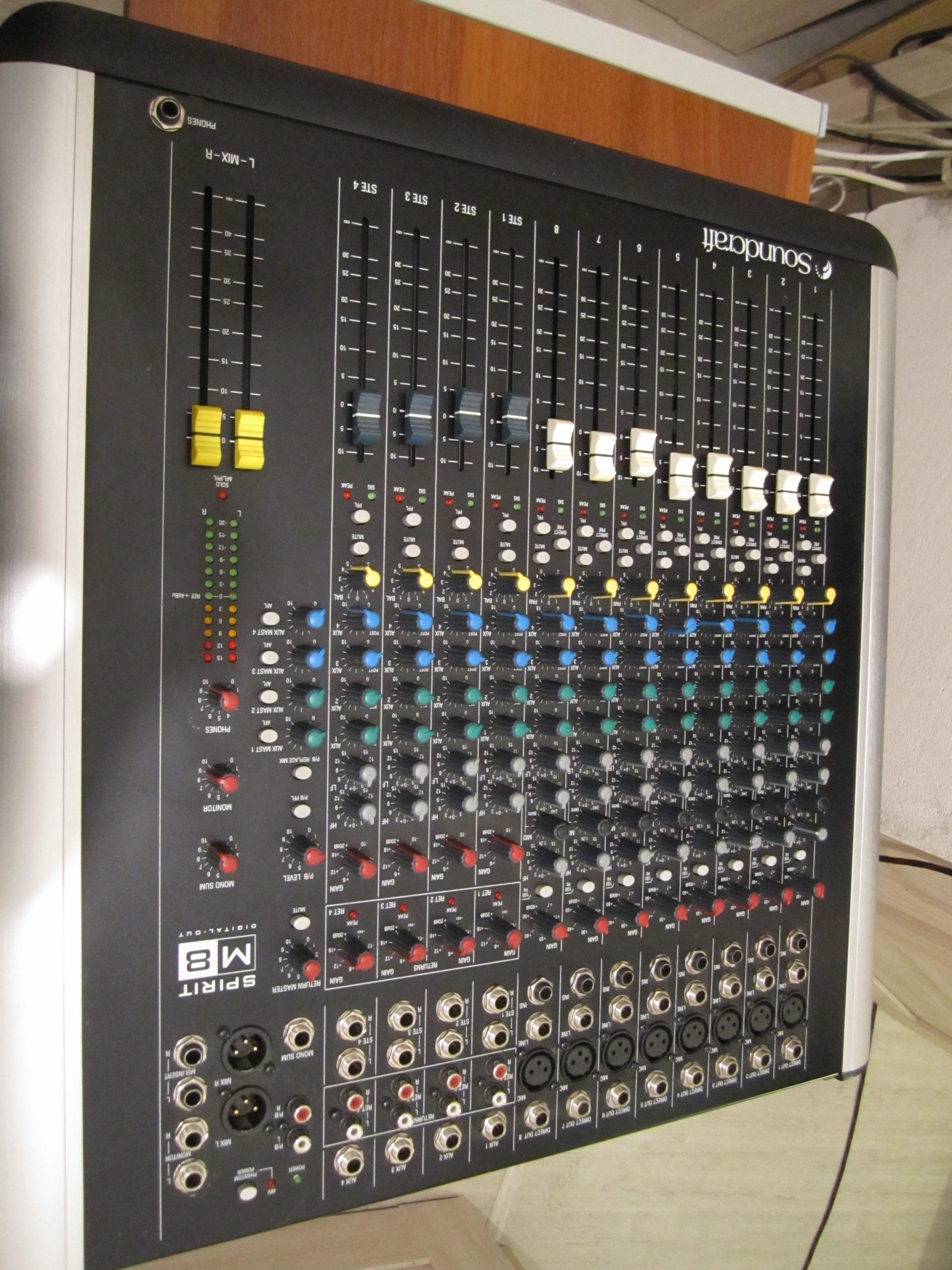 soundcraft 4.JPG