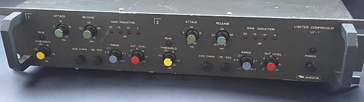 223822