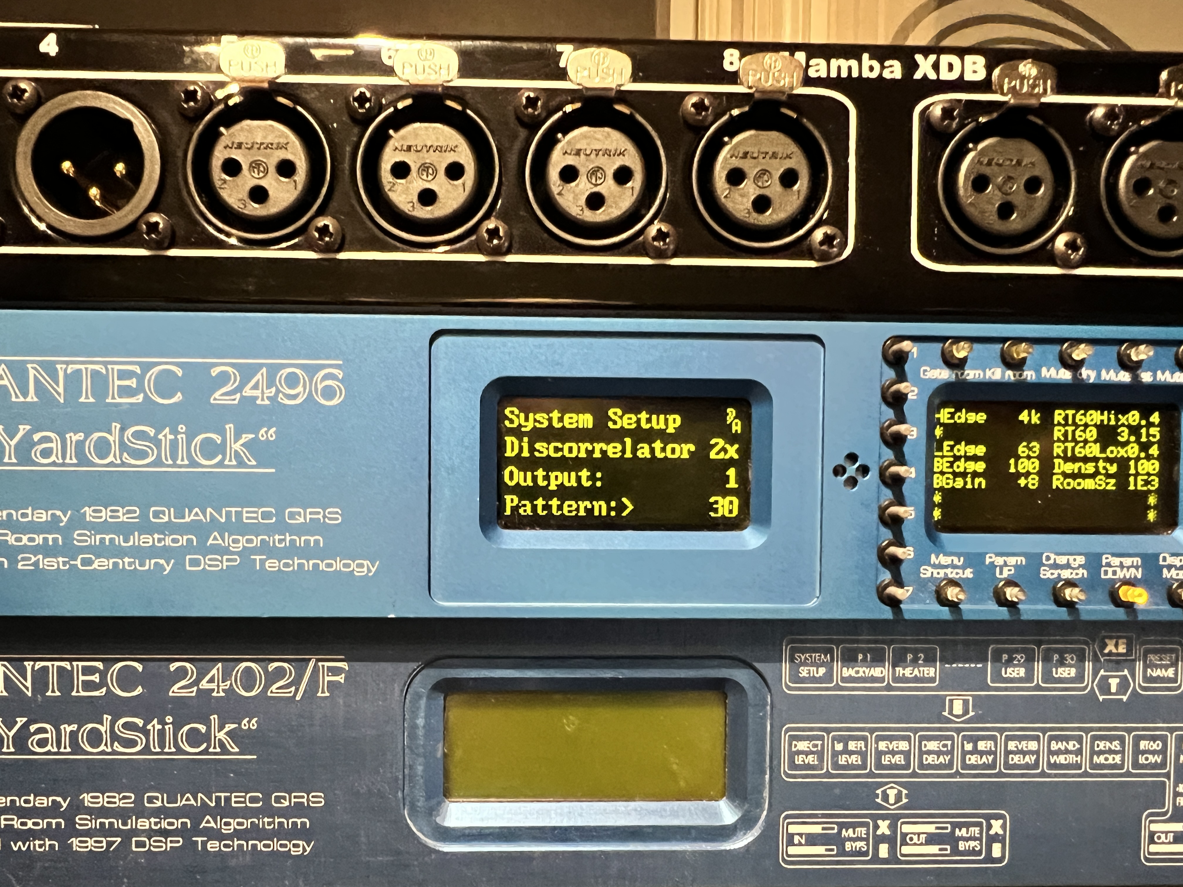 226176