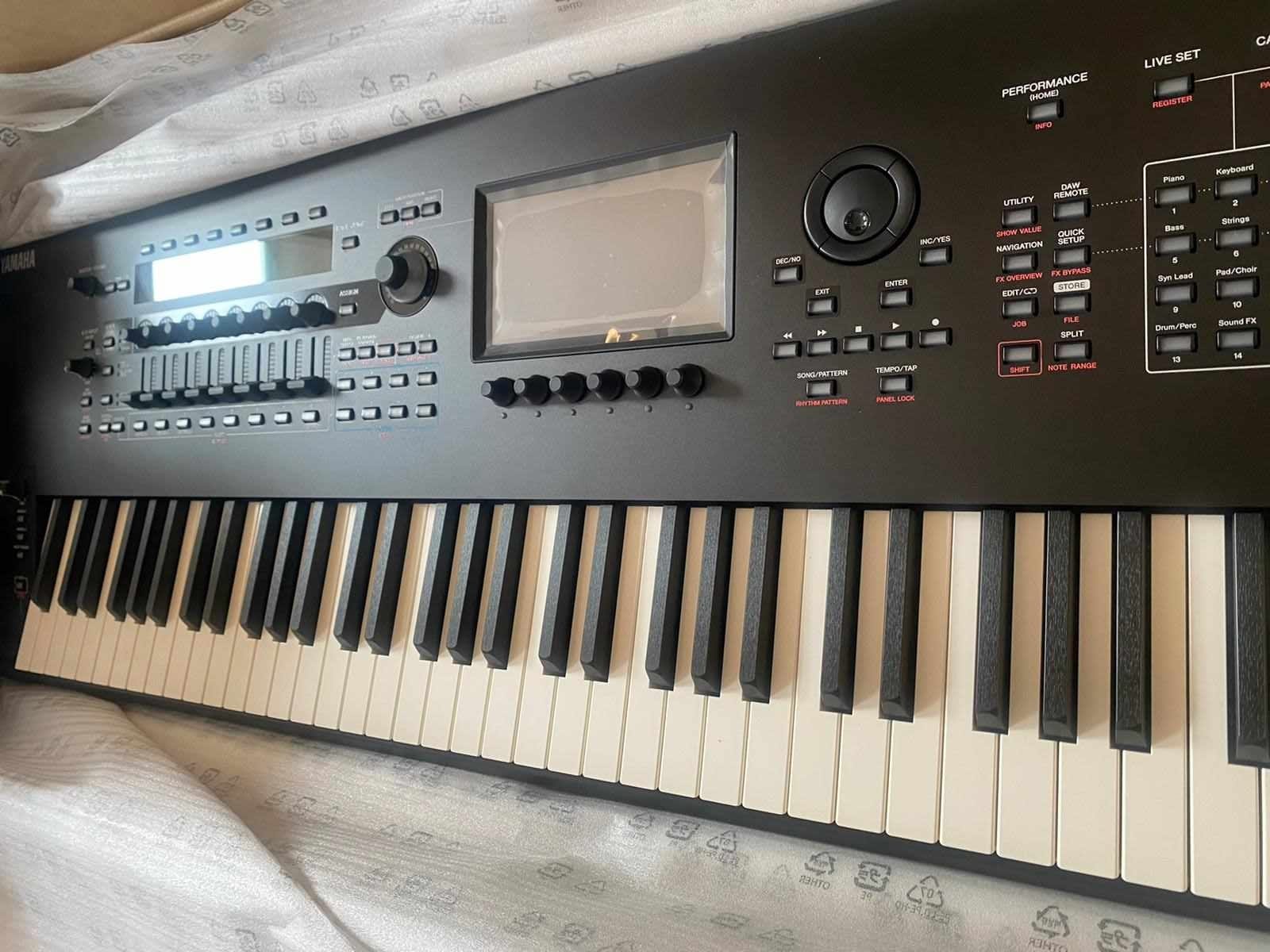 233869