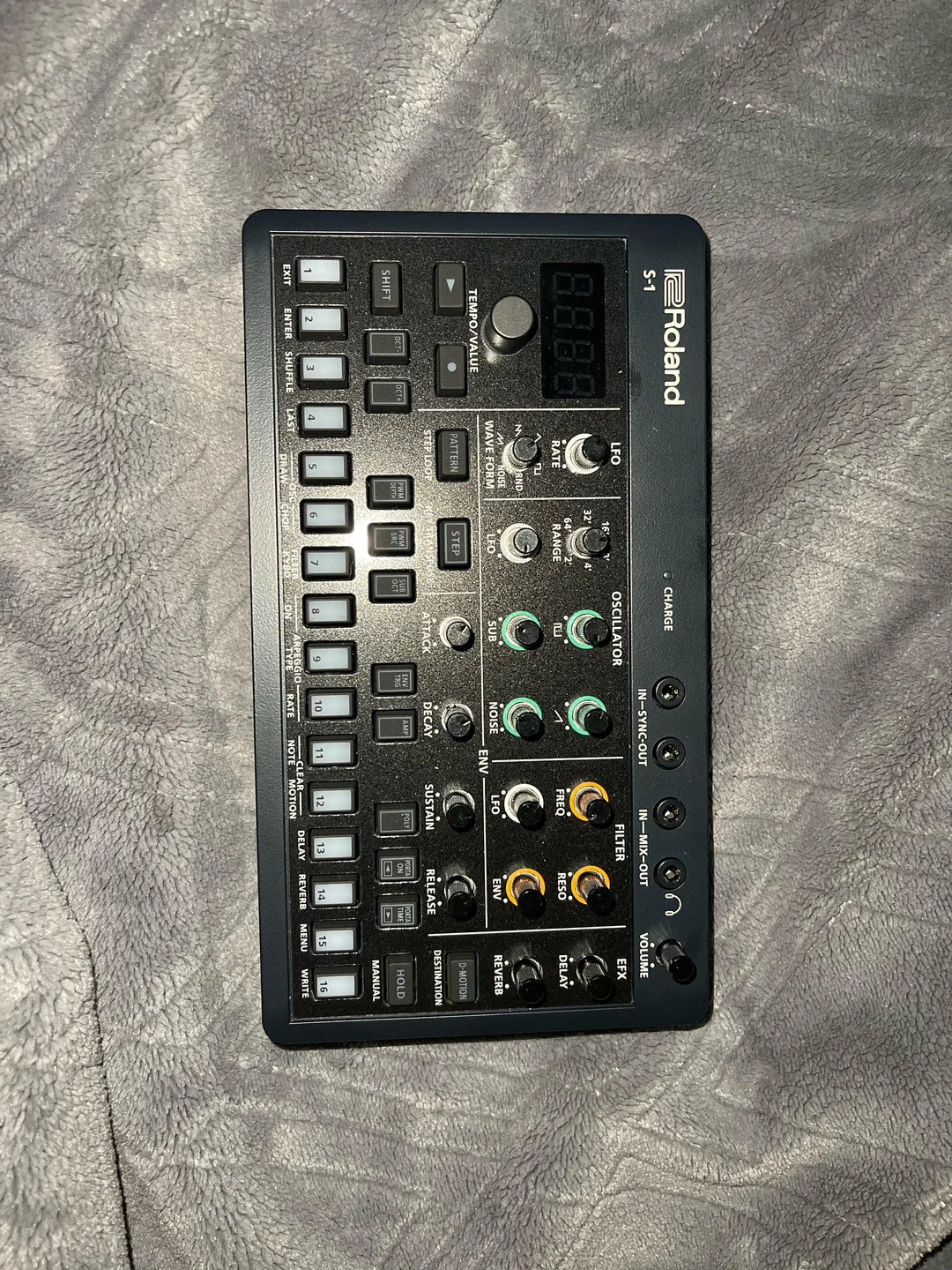 i-just-bought-my-first-synth-the-roland-s-1-tweak-looking-v0-zsu9ya0wqgpd1.webp