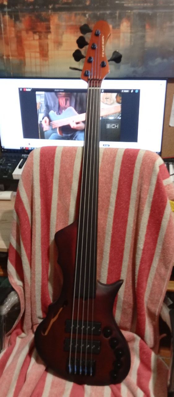 my_bass_2025-11-23_22-04-36.jpg