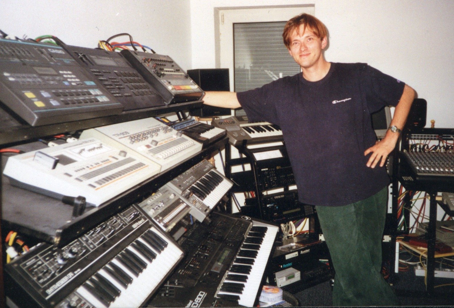 Mijk van Dijk mid 90s.jpg