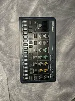 i-just-bought-my-first-synth-the-roland-s-1-tweak-looking-v0-zsu9ya0wqgpd1.webp